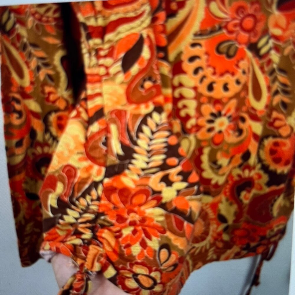Retro Paisley Ruched Top - Picture 4 of 4